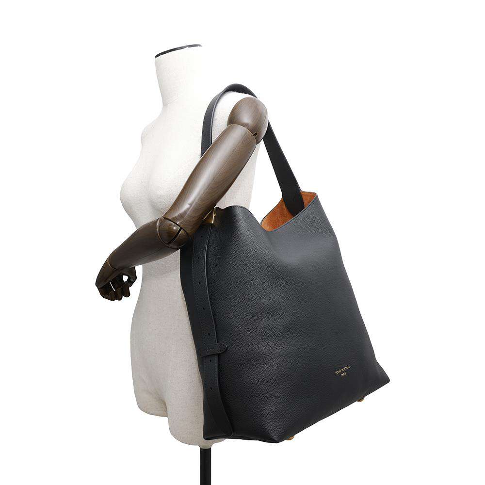 LOUIS VUITTON Lowkey Hobo NoirM24856 Grained Calf Leather Size MM