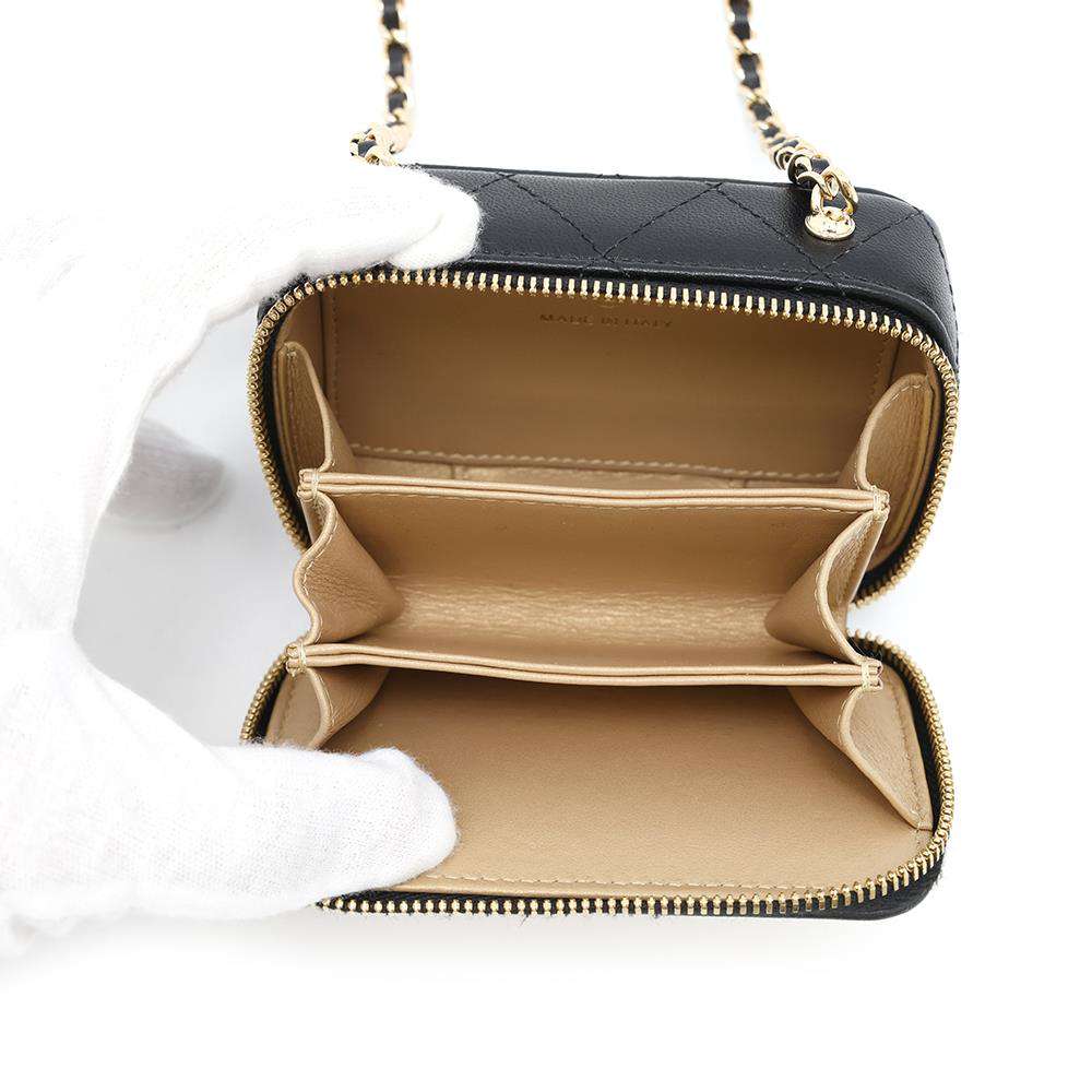 CHANEL Matelasse CC Logo Shoulder Bag Black/GoldAP2393 Lambskin Metal