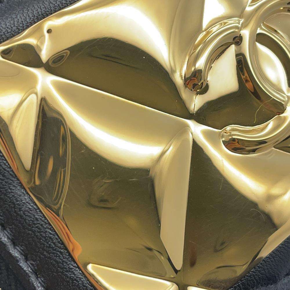 CHANEL Matelasse CC Logo Shoulder Bag Black/GoldAP2393 Lambskin Metal
