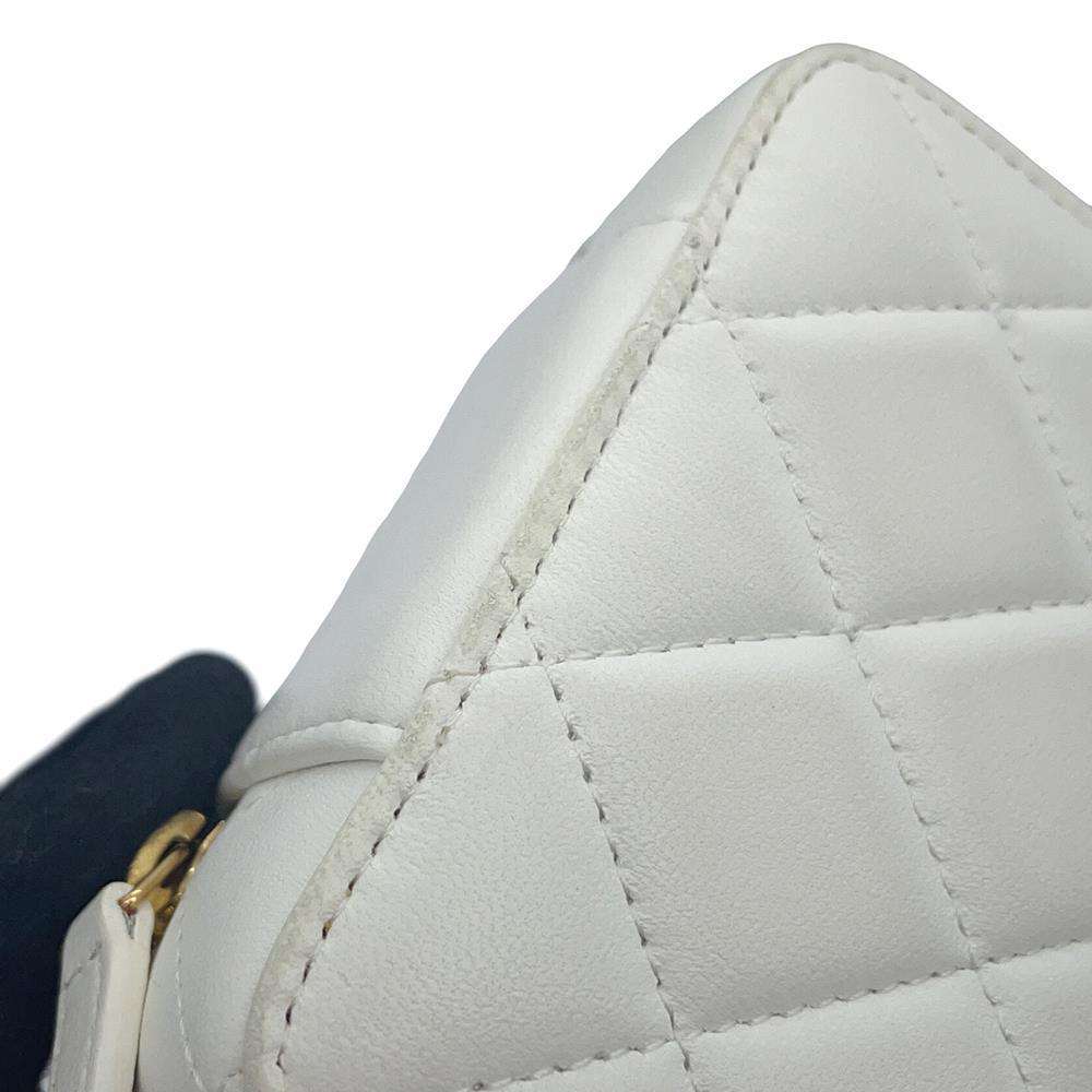 CHANEL Matelasse CC Logo Shoulder Bag White/GoldAP2393 Lambskin Metal