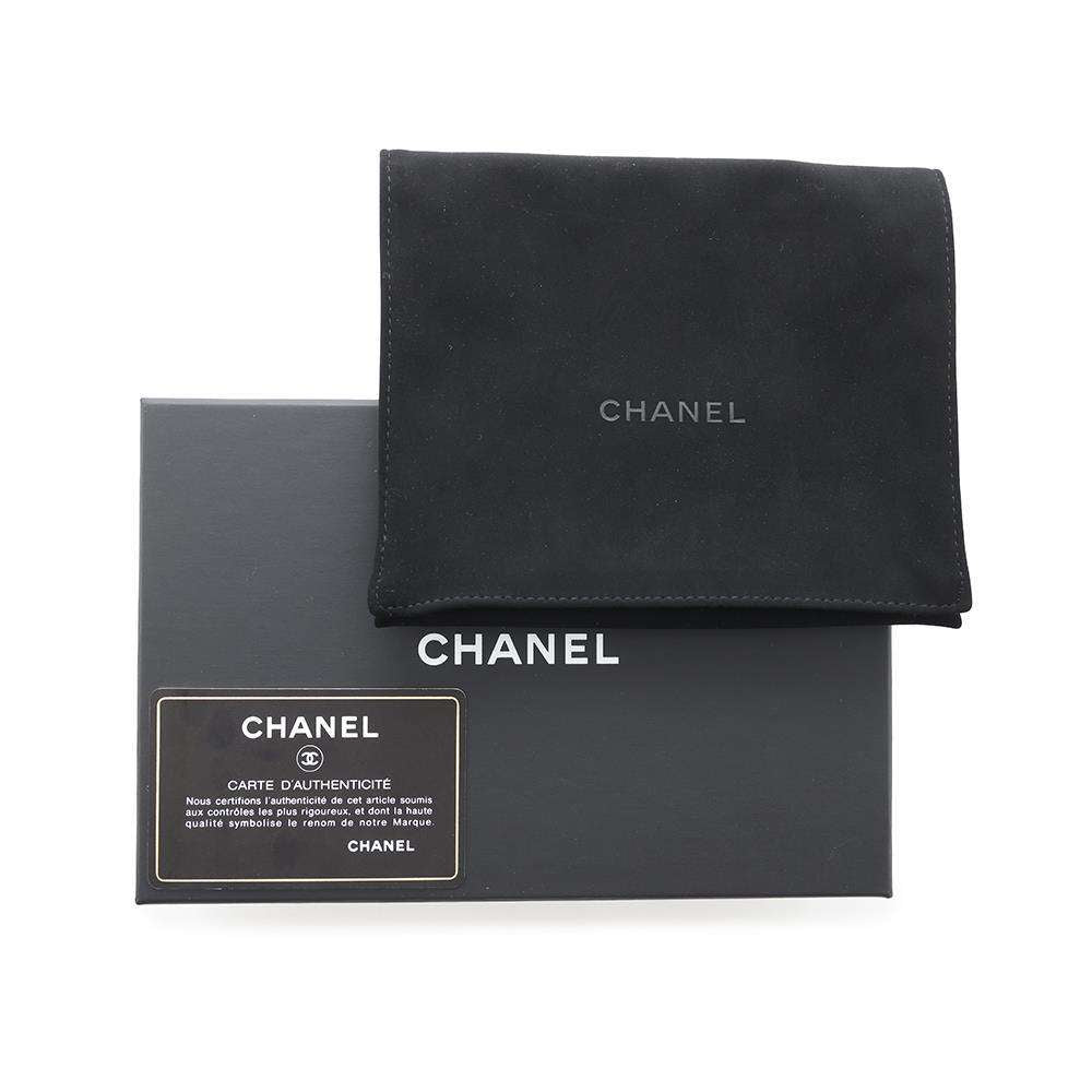 CHANEL Matelasse CC Logo Shoulder Bag White/GoldAP2393 Lambskin Metal