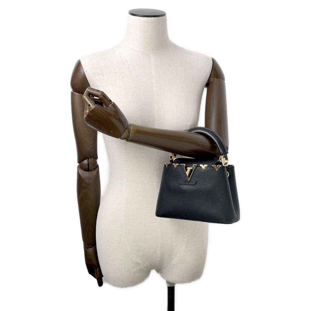 LOUIS VUITTON Capucines BlackM56669 Taurillon Leather Size MINI