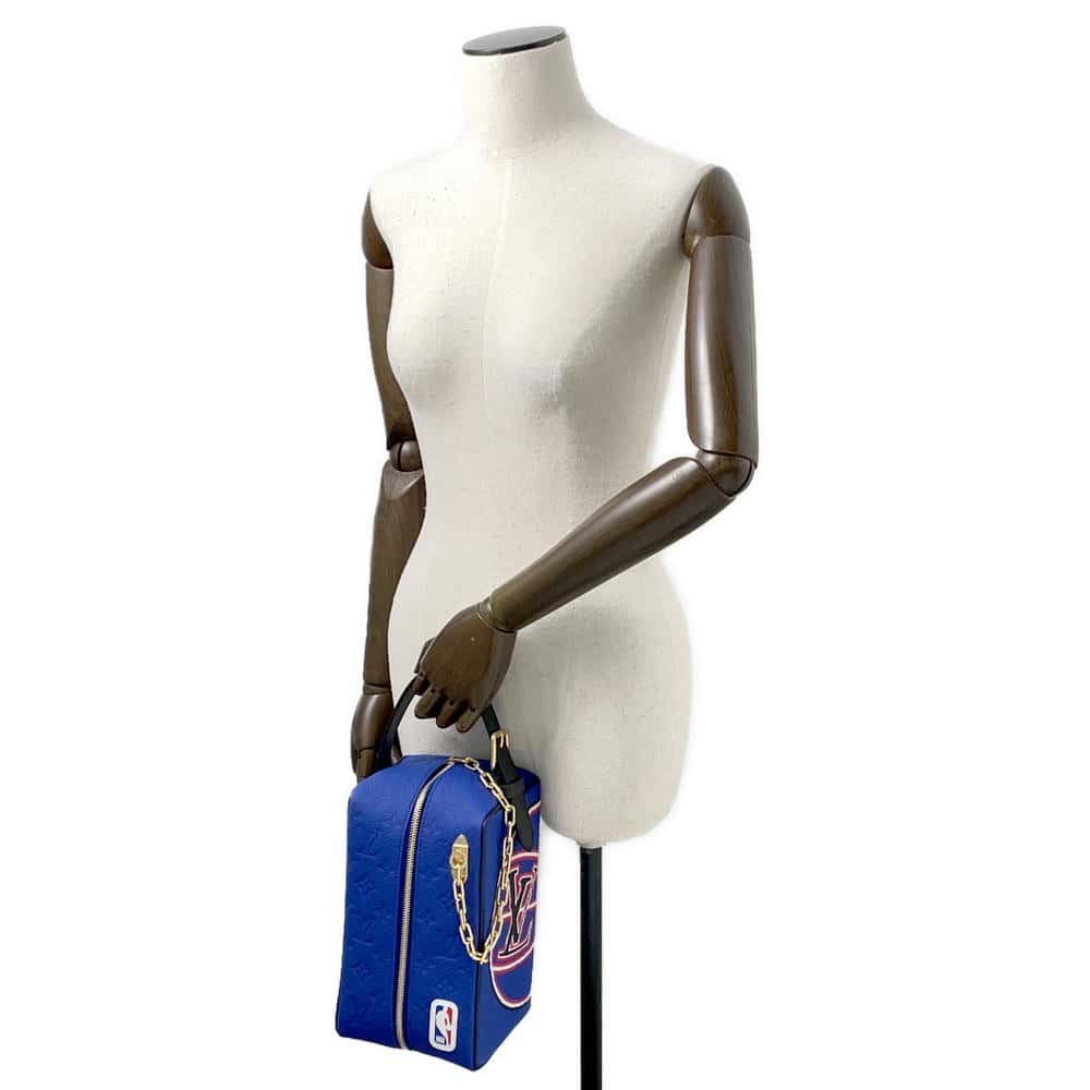 LOUIS VUITTON Louis Vuitton x NBA Cloak Dopp Kit BlueM21106 Monogram・Taurillon