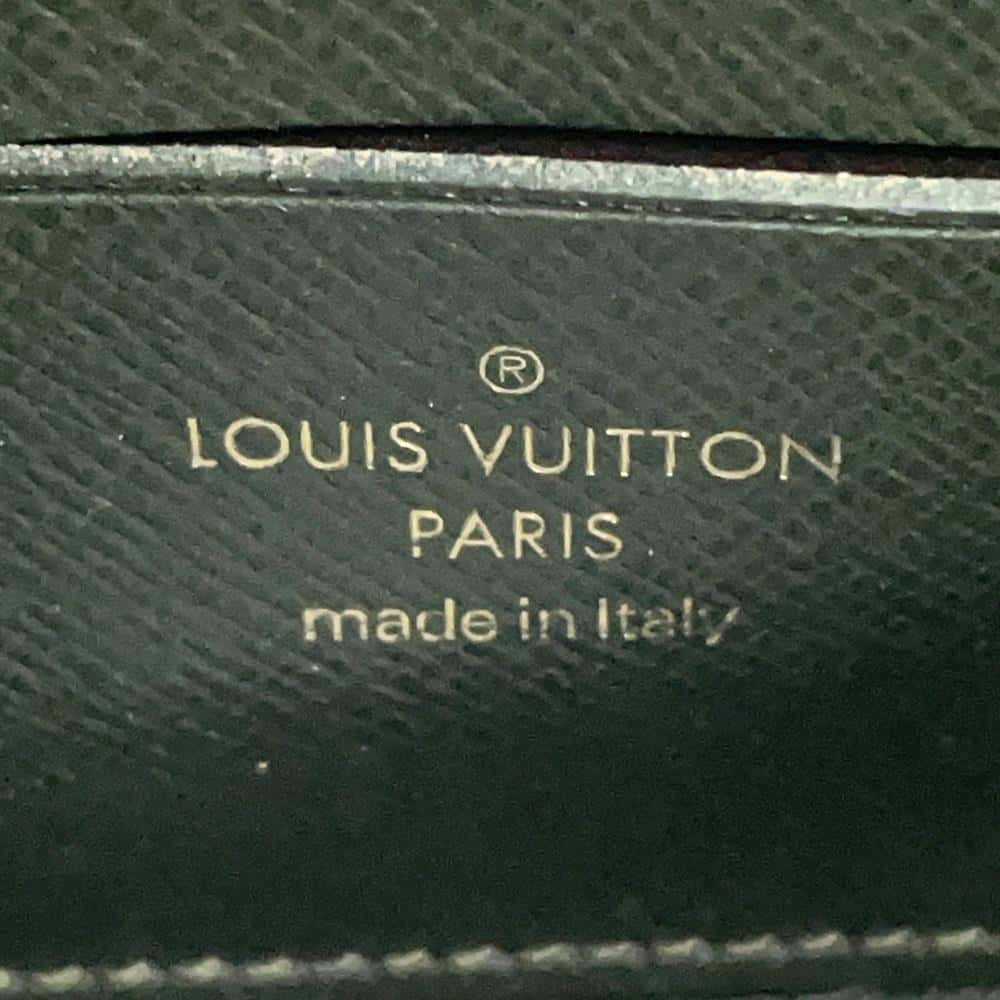 LOUIS VUITTON Multiie Pochette GreenM80091 Monogram