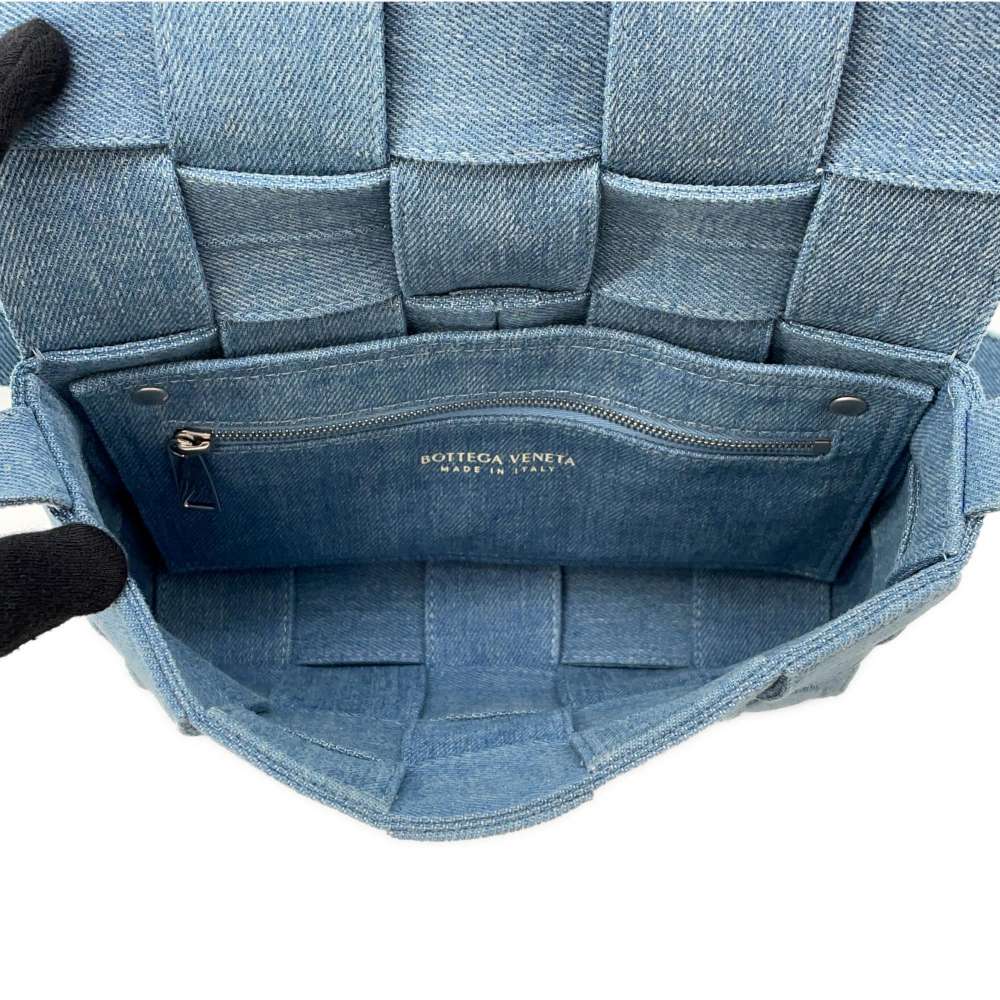 Bottega Veneta Maxi INTRECCIATO Cassette Shoulder Bag Blue710188 Denim