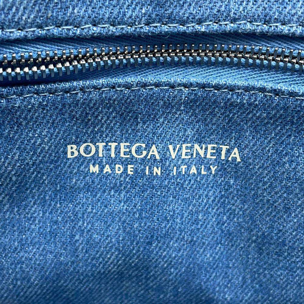 Bottega Veneta Maxi INTRECCIATO Cassette Shoulder Bag Blue710188 Denim