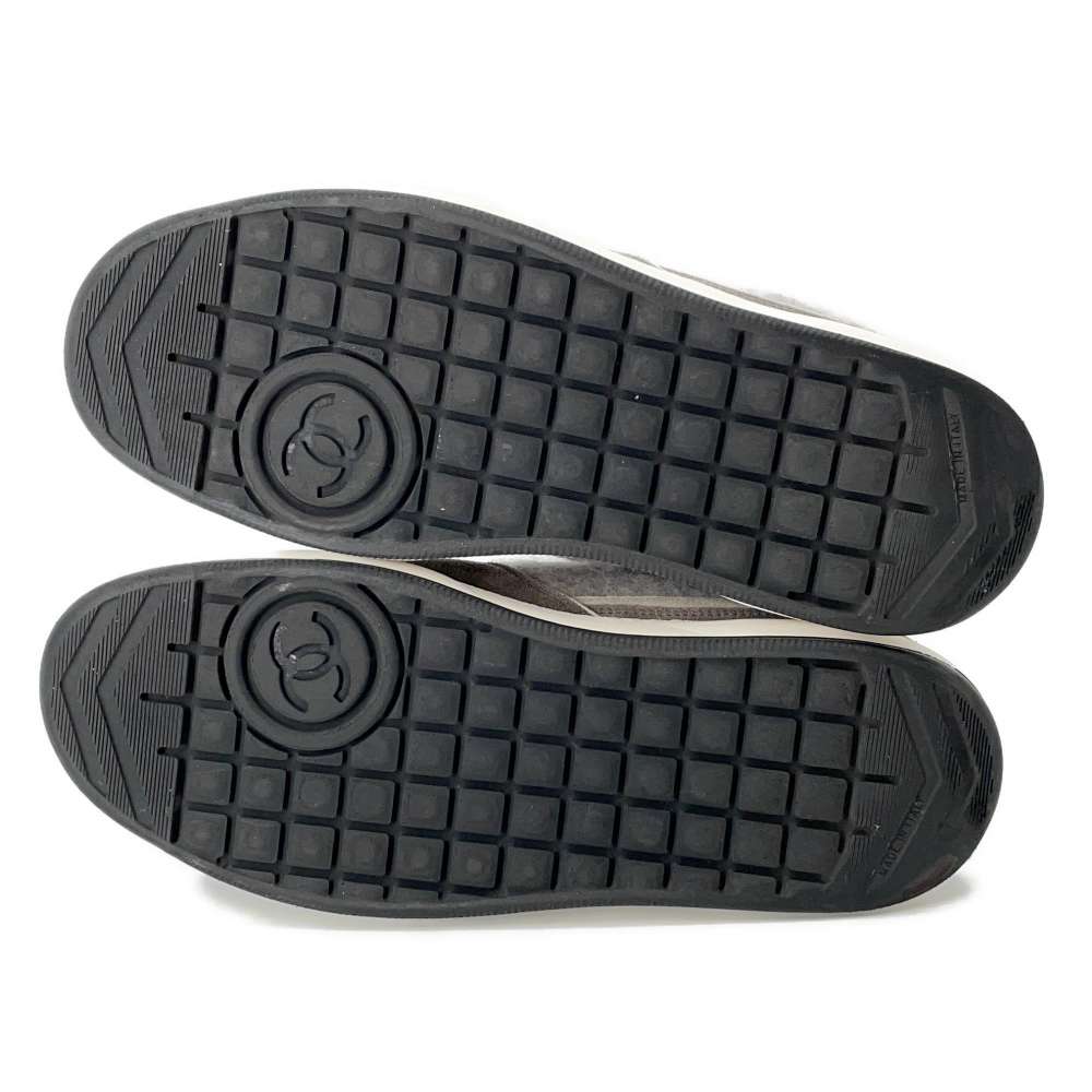 CHANEL CC Logo Sneakers GrayG46014 Wool Suede Leather Size 42