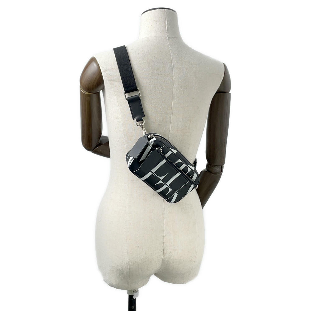 Valentino Garavani VLTNLogo Shoulder Bag Black/WhiteWY2B0954BLH Leather