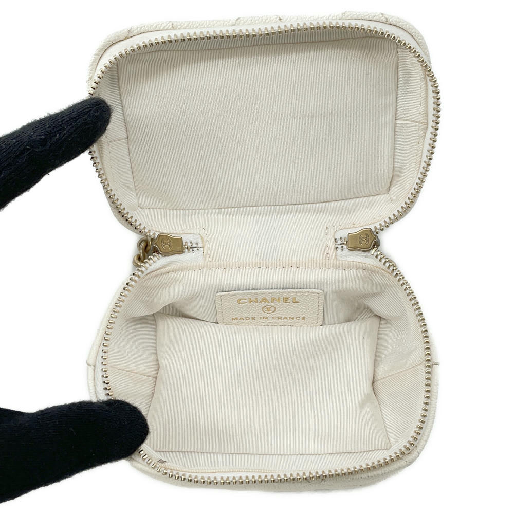 CHANEL Matelasse ChainShoulder Mini Vanity WhiteAP2194 Soft Caviar Leather Size Mini