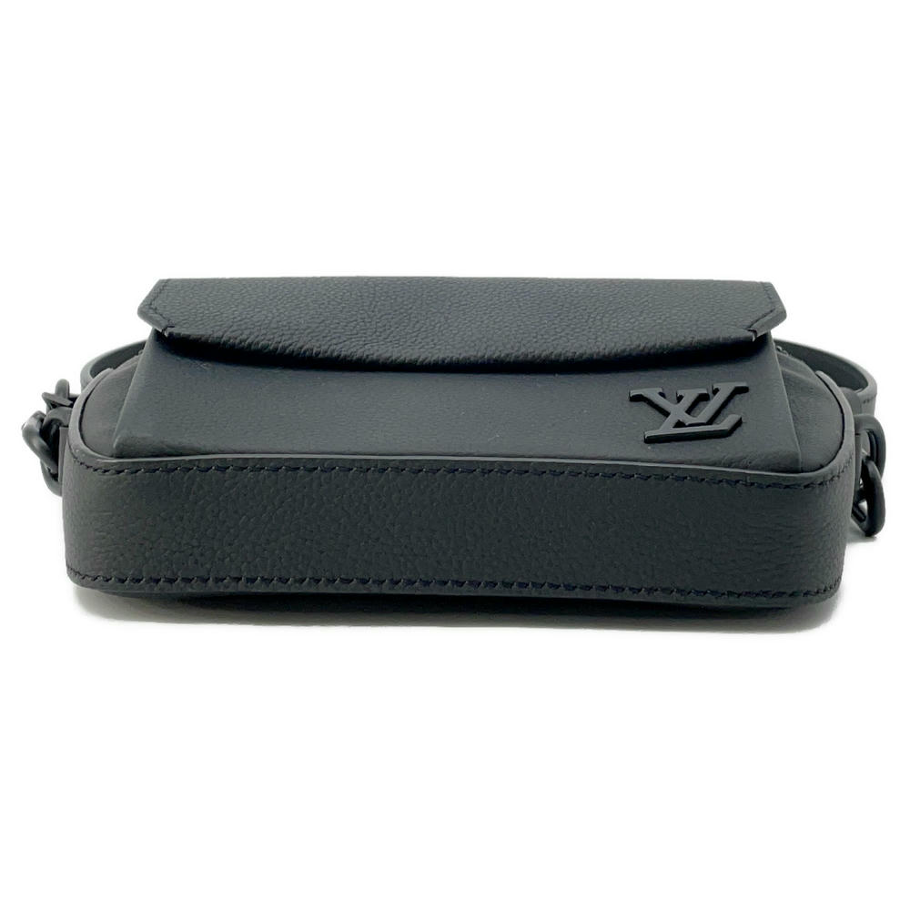 LOUIS VUITTON Pilot Wearable Wallet NoirM83563 Leather