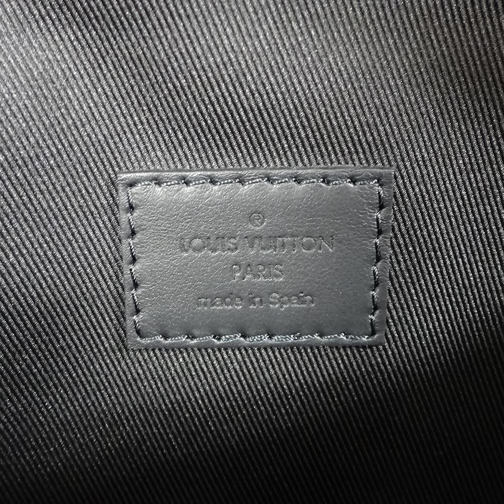 LOUIS VUITTON Pilot Wearable Wallet NoirM83563 Leather