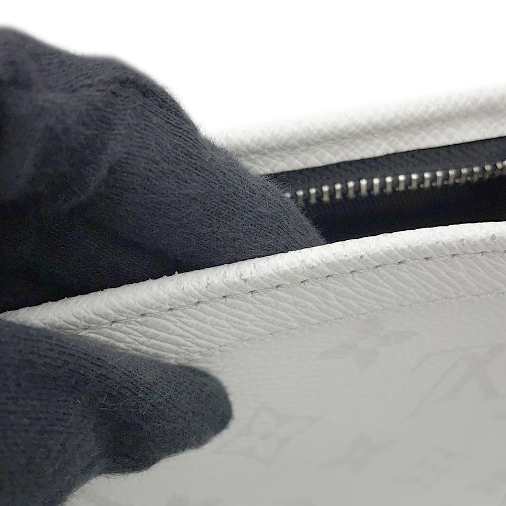 LOUIS VUITTON Gaston Wearable Wallet Taigarama Optical WhiteM30935 Monogram Taiga Leather