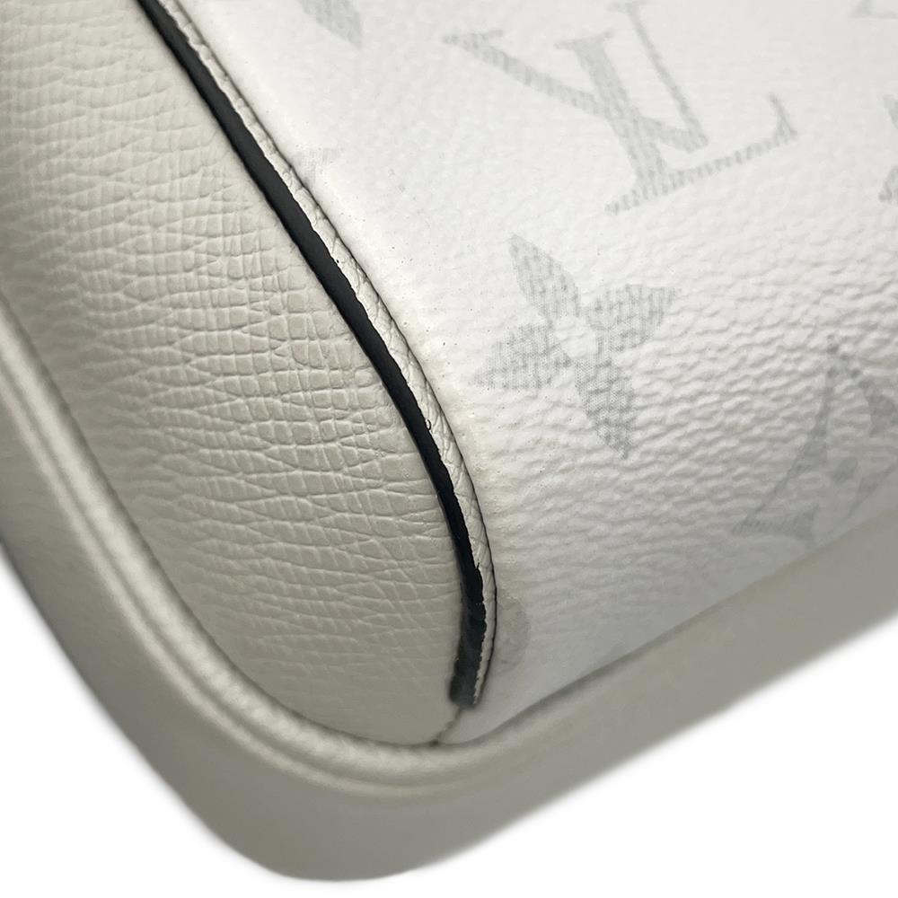 LOUIS VUITTON Outdoor Messenger Taigarama BlancM30873 Monogram Taiga Leather