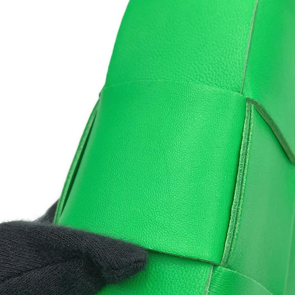 Bottega Veneta Maxi INTRECCIATO Cassette Phone Pouch Parakeet730541 Calf Leather