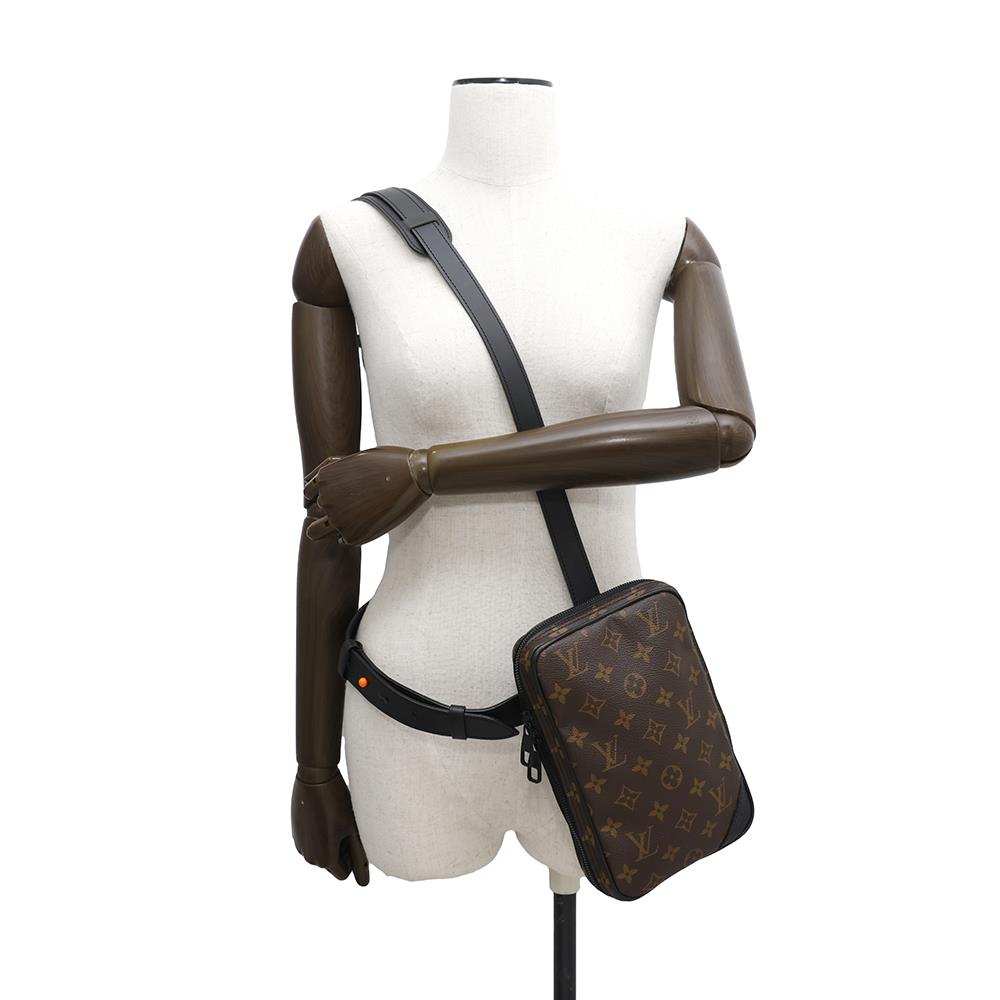LOUIS VUITTON Utility side bag NoirM44477 Monogram / Solar Powered Ray