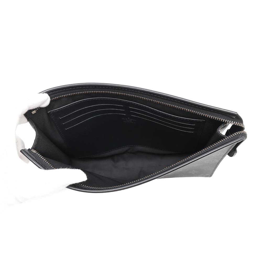 LOUIS VUITTON Pochette Voyage NoirM61692 Monogram Eclipse Size MM
