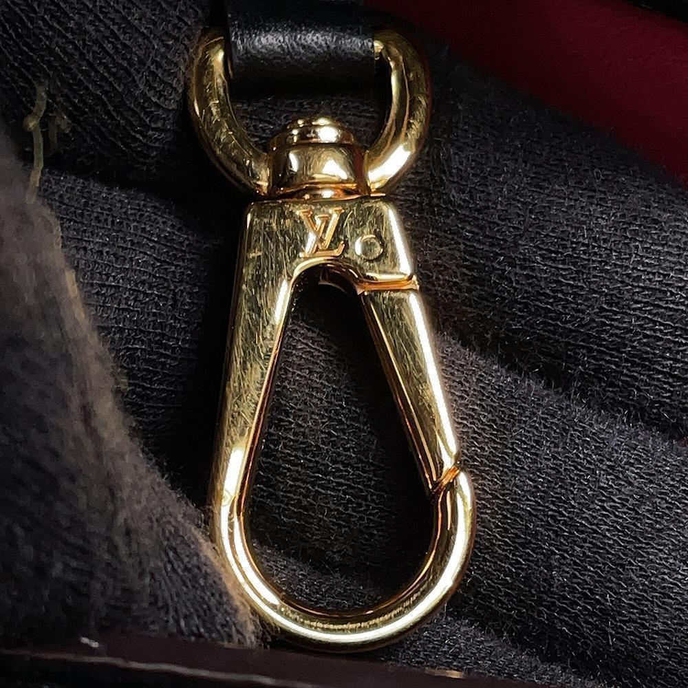 LOUIS VUITTON Capucines NoirM94755 Taurillon Leather Size BB