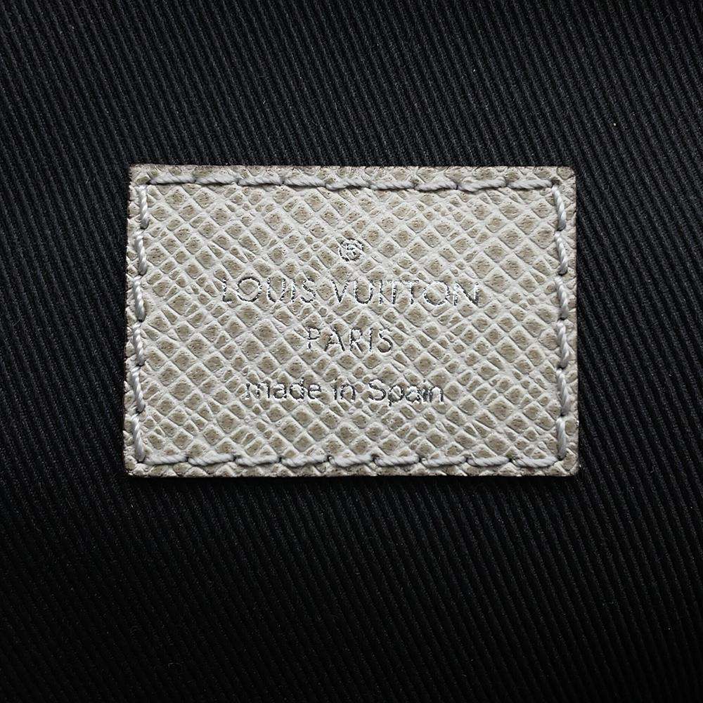 LOUIS VUITTON Avenue Sling Bag BeigeM30803 Taiga Leather