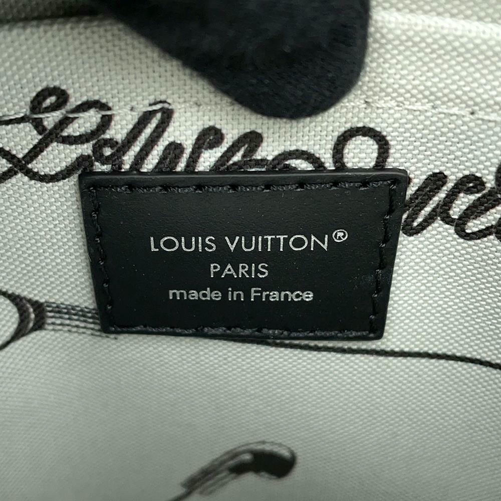 LOUIS VUITTON Amazon NM GradationBlackM13898 Monogram・Iridescent