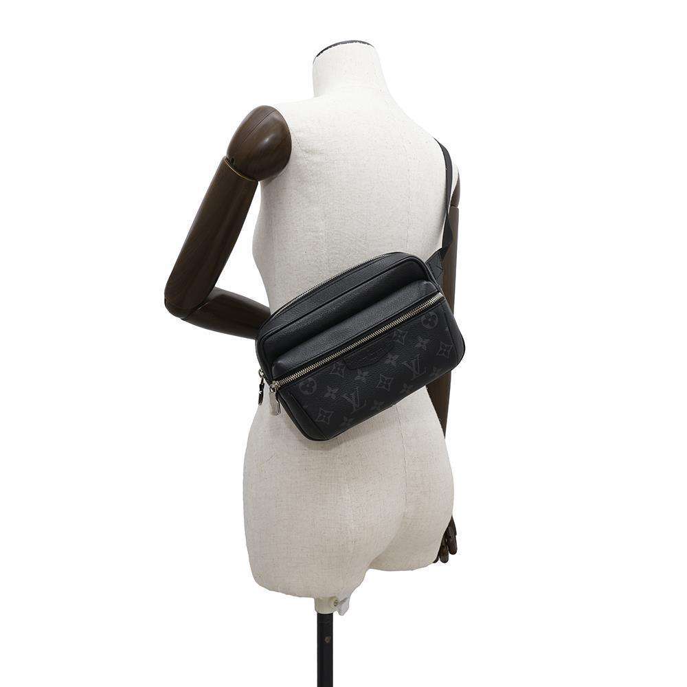 LOUIS VUITTON Bumbag / Outdoor NoirM30245 Taiga Leather Monogram Eclipse Size PM