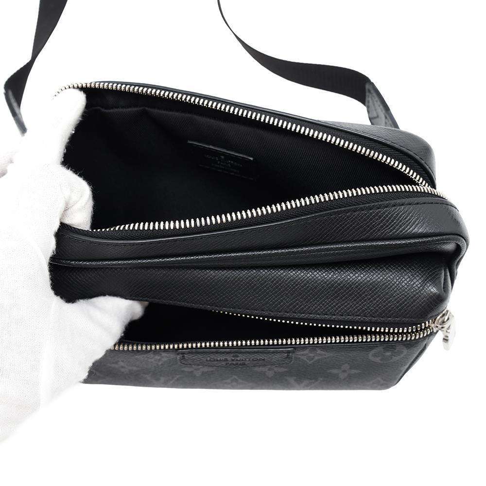LOUIS VUITTON Bumbag / Outdoor NoirM30245 Taiga Leather Monogram Eclipse Size PM
