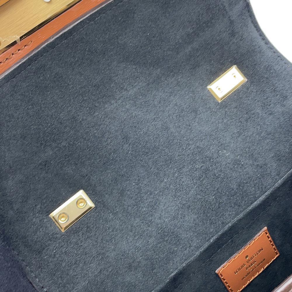 LOUIS VUITTON Dauphine Capital NoirM46751 Monogram Monogram Reverse Canvas