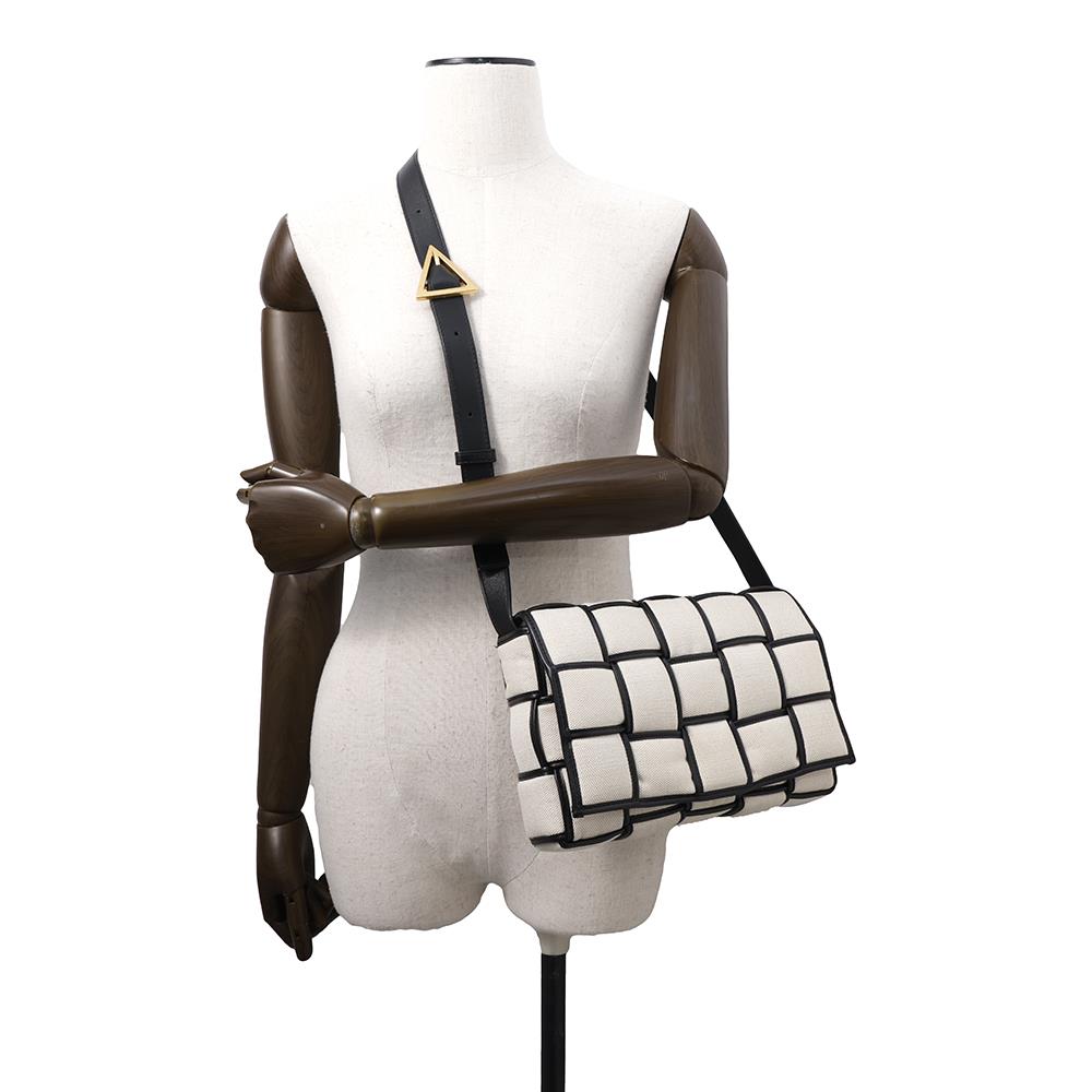 Bottega Veneta Padded Cassette Shoulder Bag Ivory/Black741451 Canvas Leather Size 25㎝