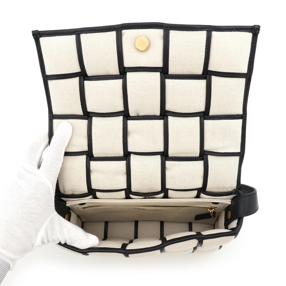 Bottega Veneta Padded Cassette Shoulder Bag Ivory/Black741451 Canvas Leather Size 25㎝
