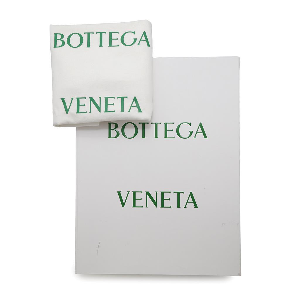 Bottega Veneta Padded Cassette Shoulder Bag Ivory/Black741451 Canvas Leather Size 25㎝