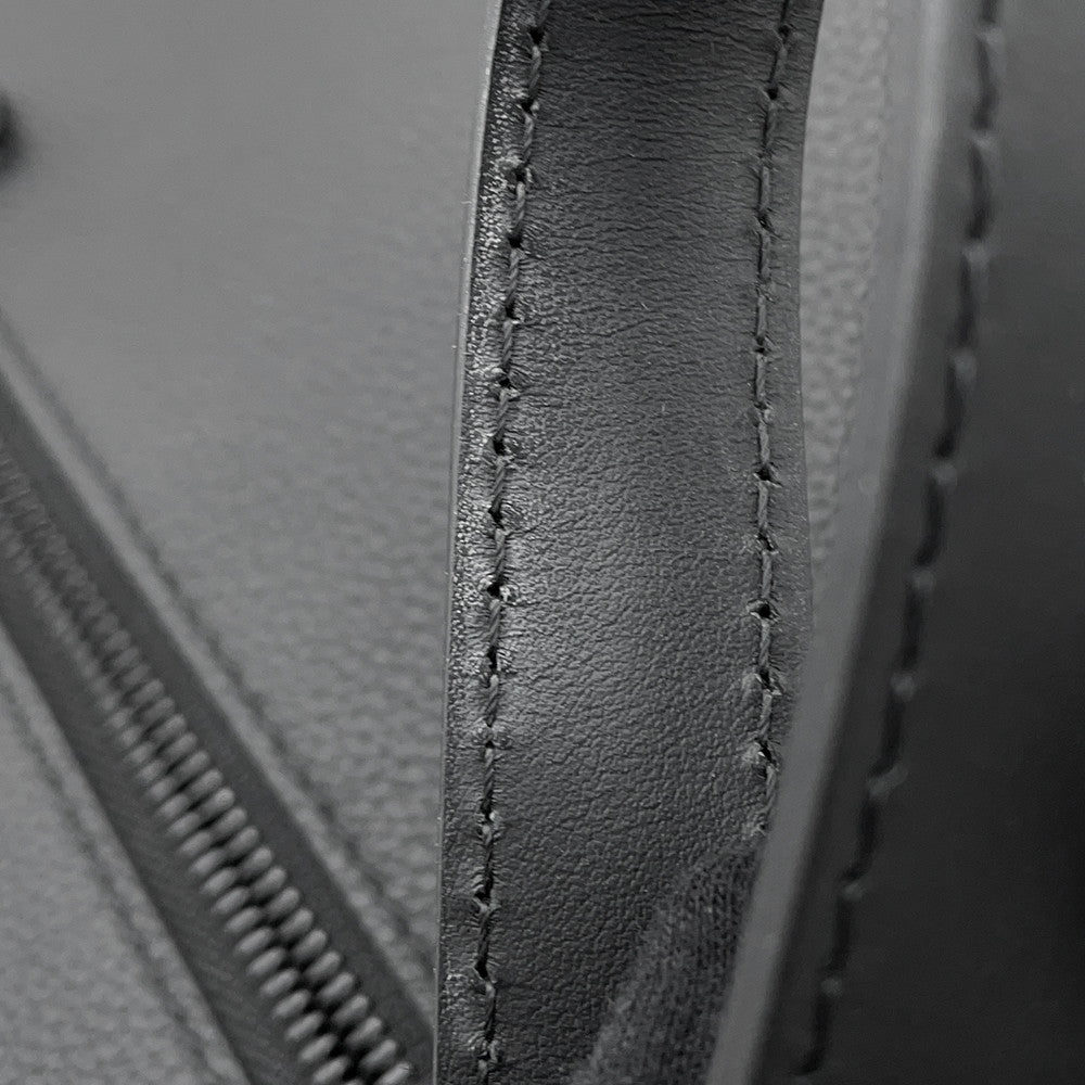 LOUIS VUITTON Take Off・Pouch NoirM69837 Grain Leather