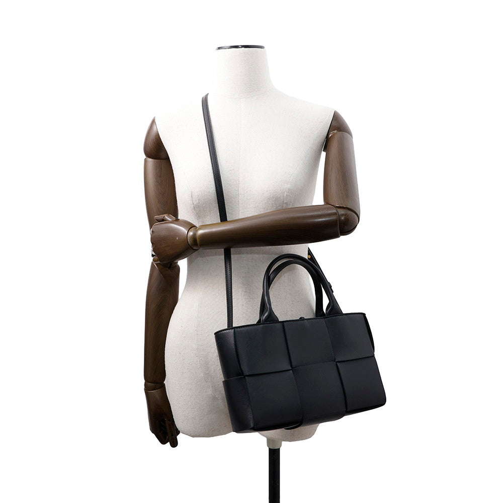 Bottega Veneta alcotote Black709337 Lambskin Size Mini