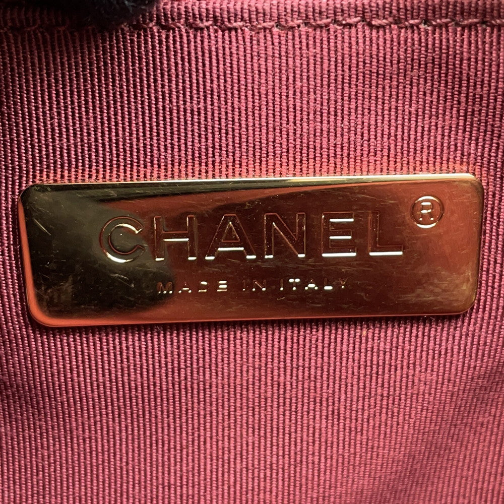 CHANEL CHANEL19 Matelasse Waist Bag Black Leather