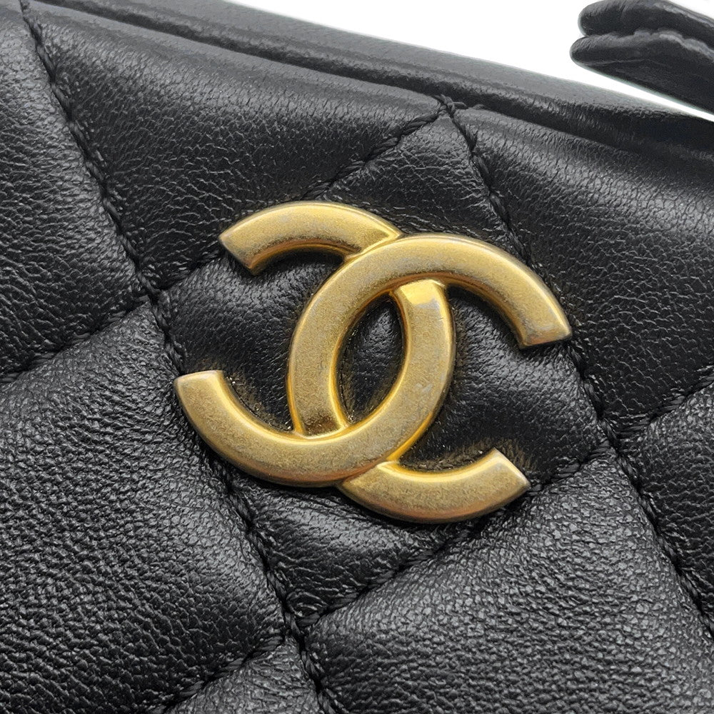 CHANEL Matelasse ChainShoulder camera bag Black Lambskin