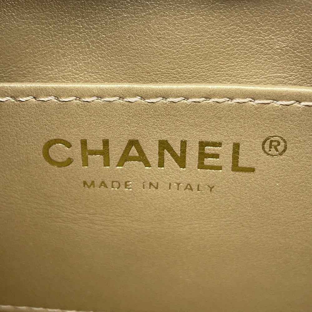 CHANEL Matelasse ChainShoulder camera bag Black Lambskin