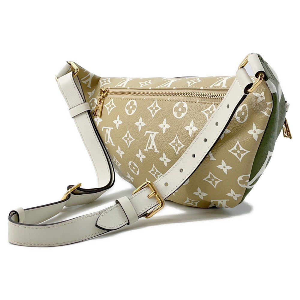 LOUIS VUITTON Bumbag Khaki/White/BeigeM44611 Monogram Monogram Giant