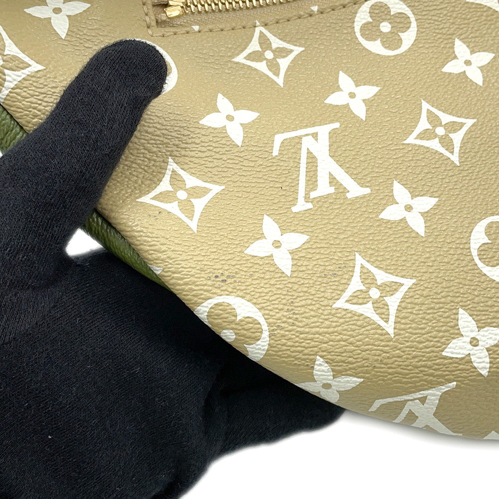 LOUIS VUITTON Bumbag Khaki/White/BeigeM44611 Monogram Monogram Giant
