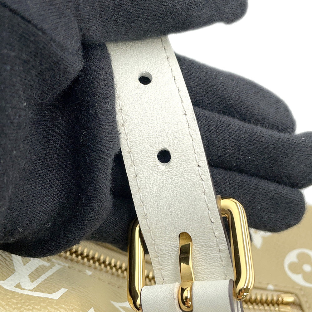LOUIS VUITTON Bumbag Khaki/White/BeigeM44611 Monogram Monogram Giant