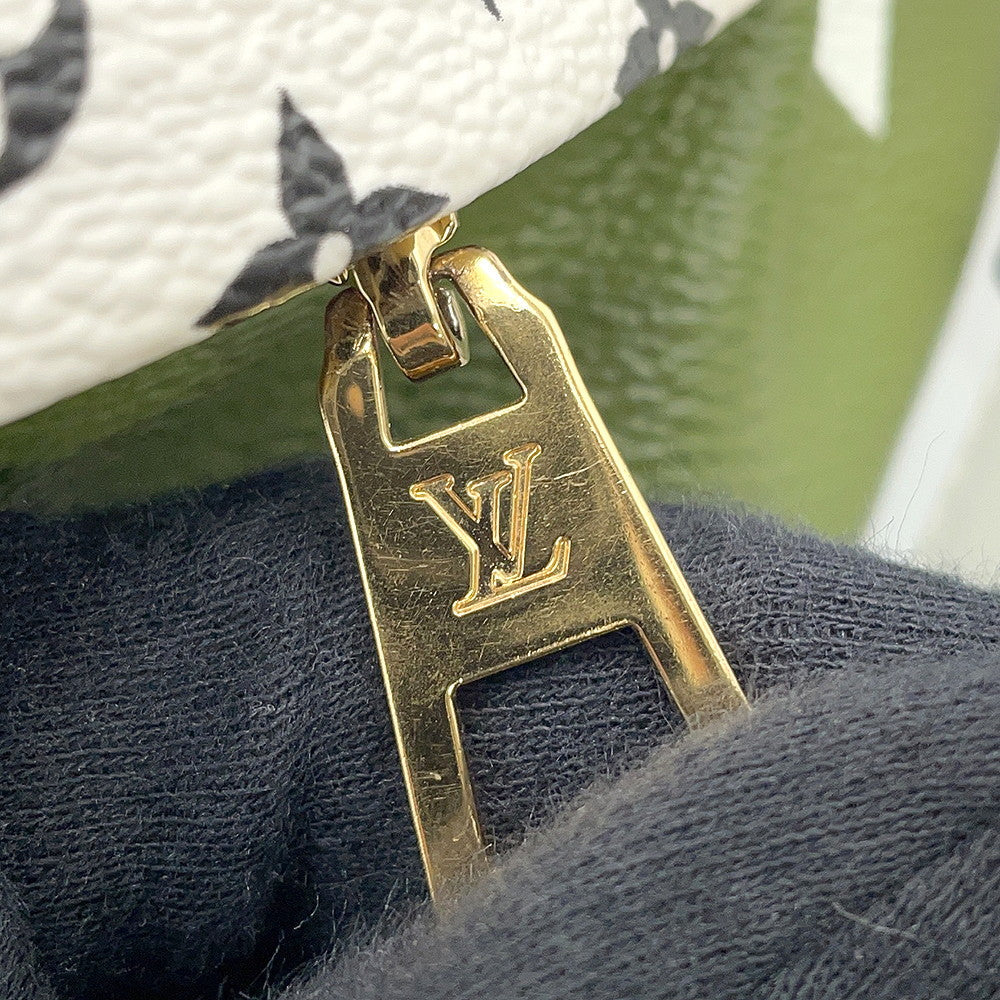 LOUIS VUITTON Bumbag Khaki/White/BeigeM44611 Monogram Monogram Giant