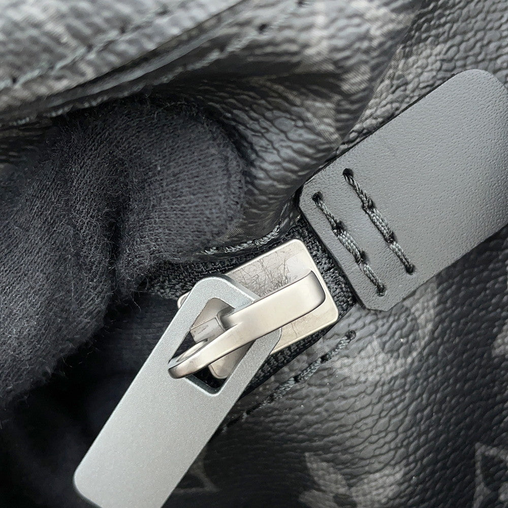 LOUIS VUITTON Horizon Soft 2R55 NoirM23162 Monogram Eclipse