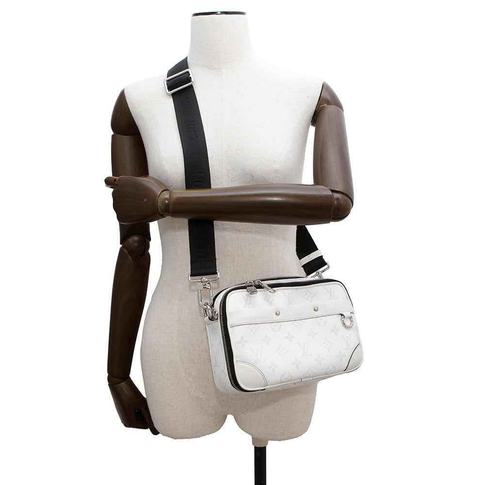 LOUIS VUITTON Alpha Messenger BlancM31069 Monogram Taiga Leather