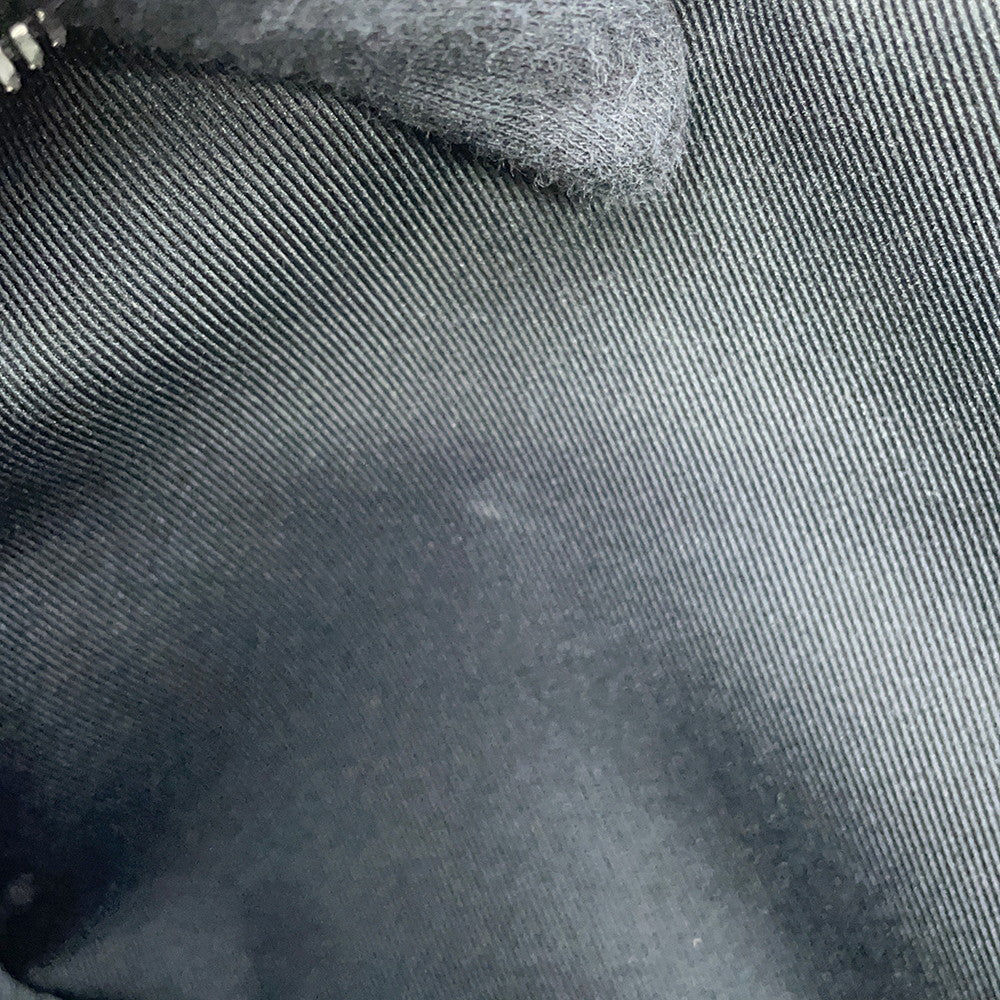 LOUIS VUITTON Alpha Messenger BlancM31069 Monogram Taiga Leather