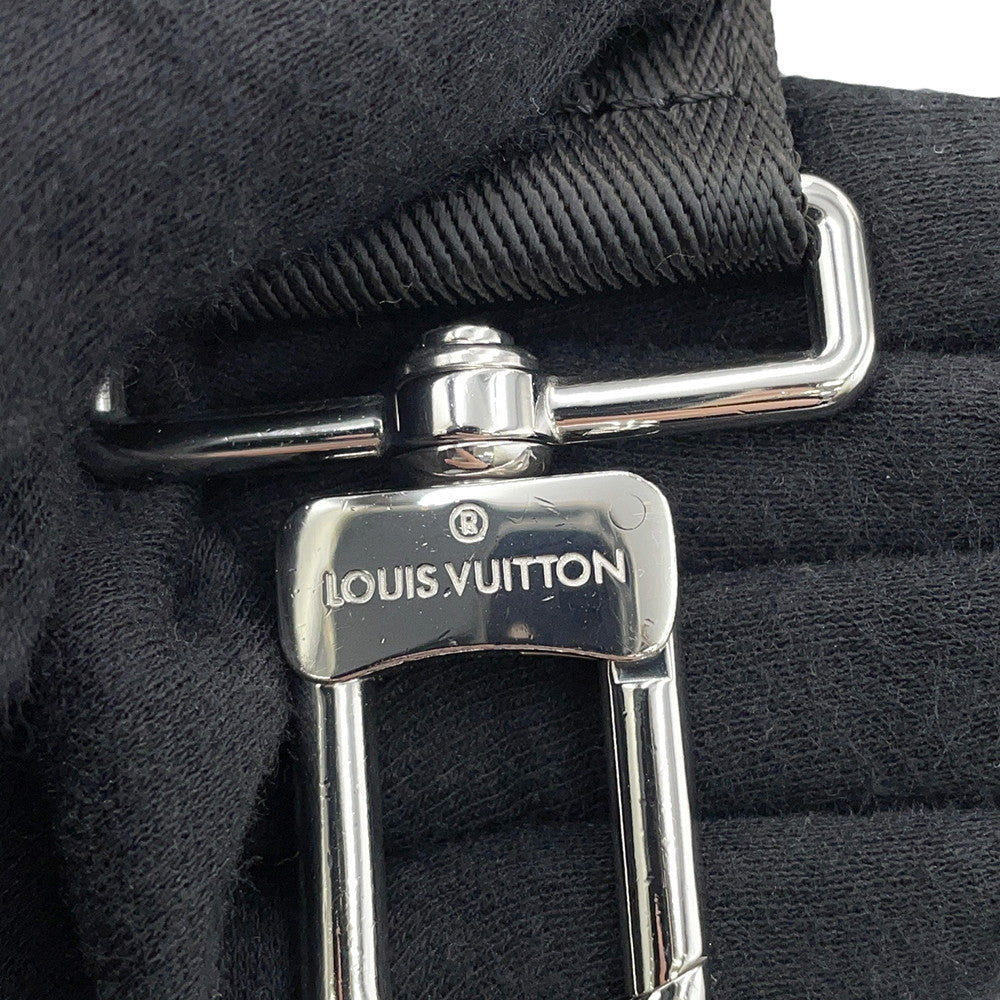 LOUIS VUITTON Alpha Messenger BlancM31069 Monogram Taiga Leather