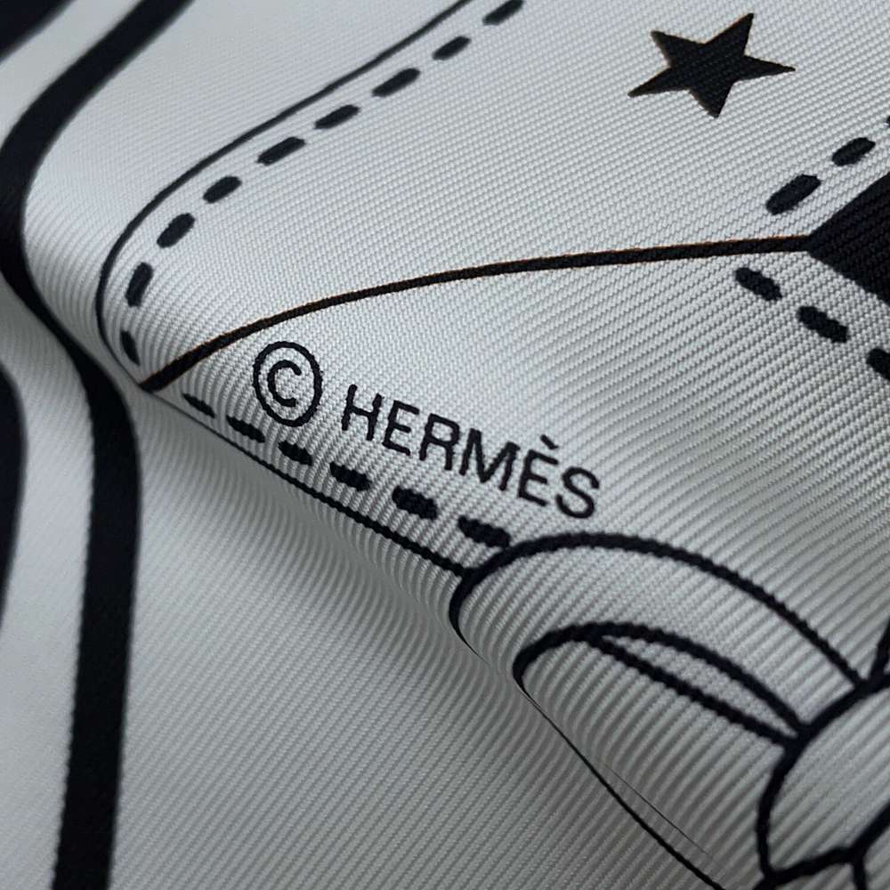 HERMES Giant Square Double Face Morning Walk Bandana Size 140 Black/White/Cuir Silk100%