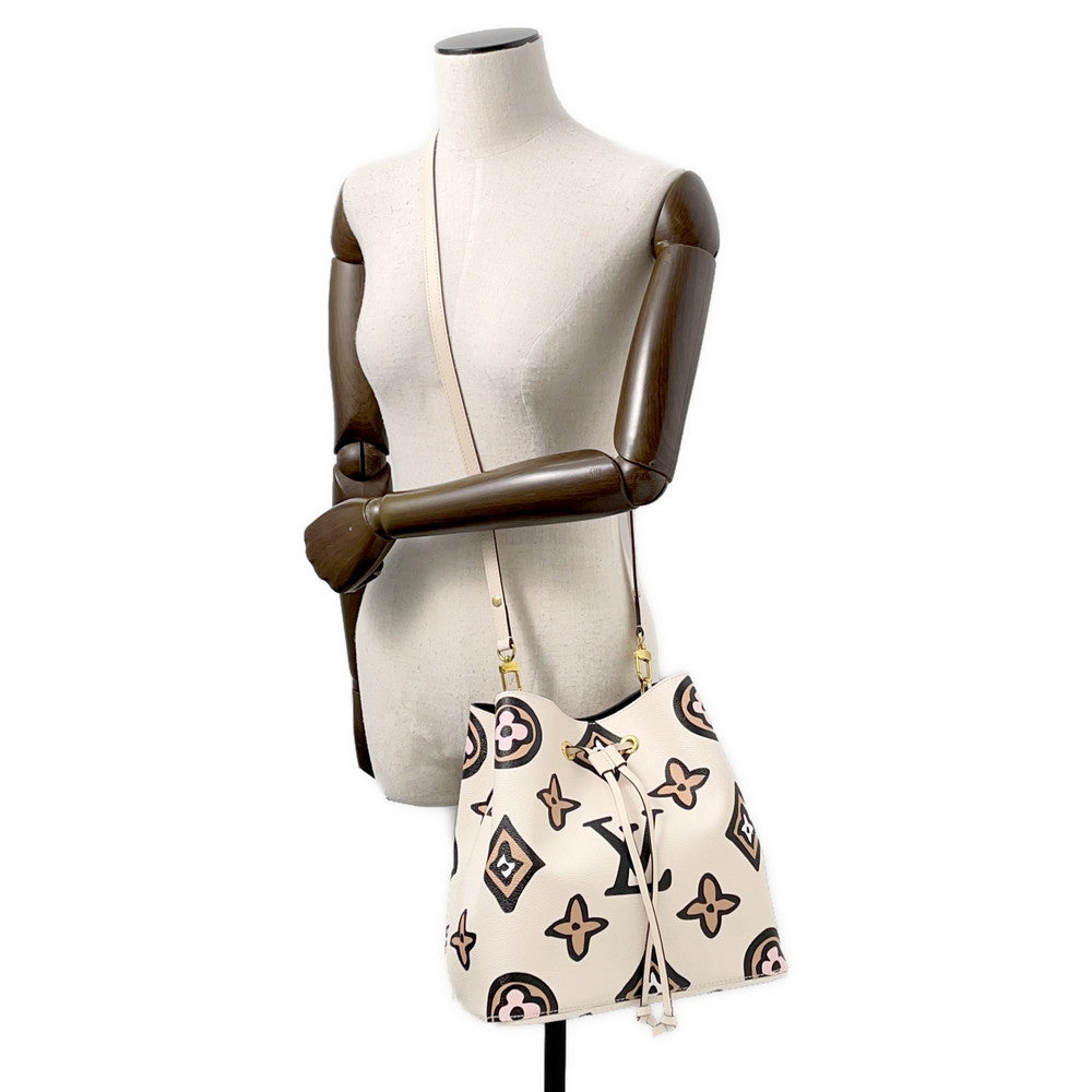 LOUIS VUITTON Neonoe Black/ClaimM45822 Monogram・Wild at Heart