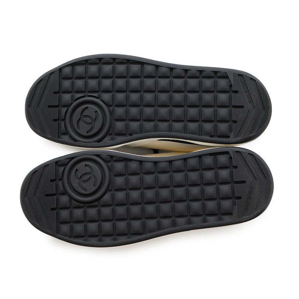 CHANEL CC Logo Low Cut Sneakers White/BlackG45212 Leather suede Size 38