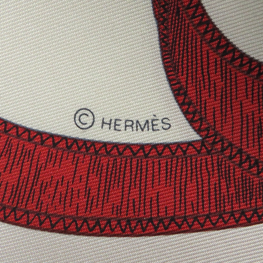 HERMES Carre EPERON D'OR Apron D'or Size 90 Caramel/Creme Silk100%