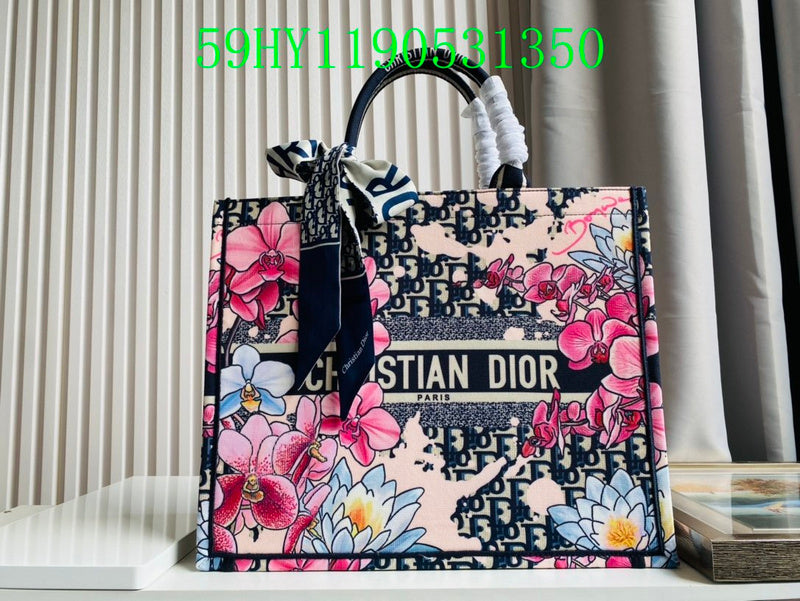 Christian Dior Luxury Bag - The Tote   245