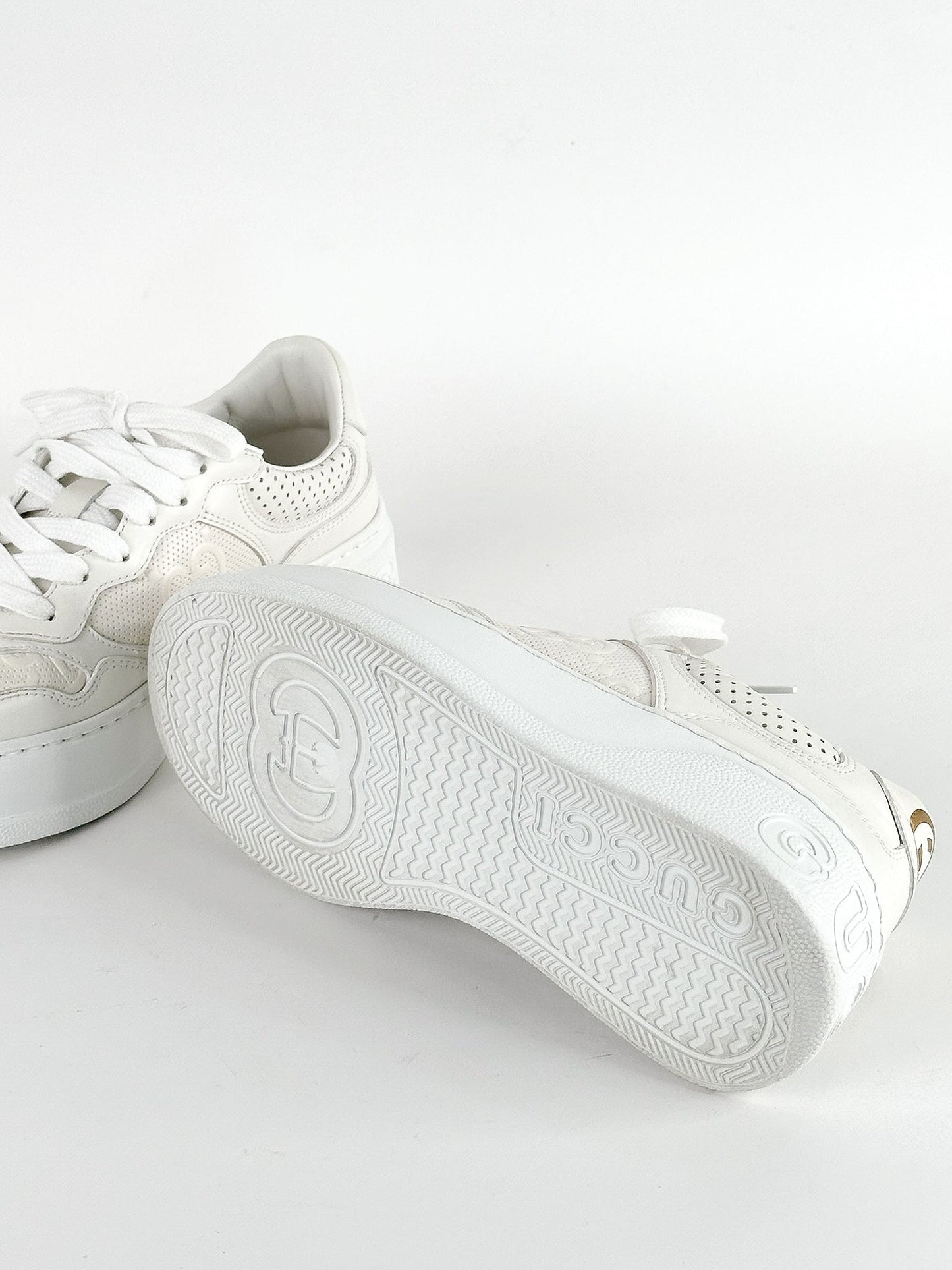 Gucci White Leather GG Embossed Perforated Leather Trainers Sneakers Size 35