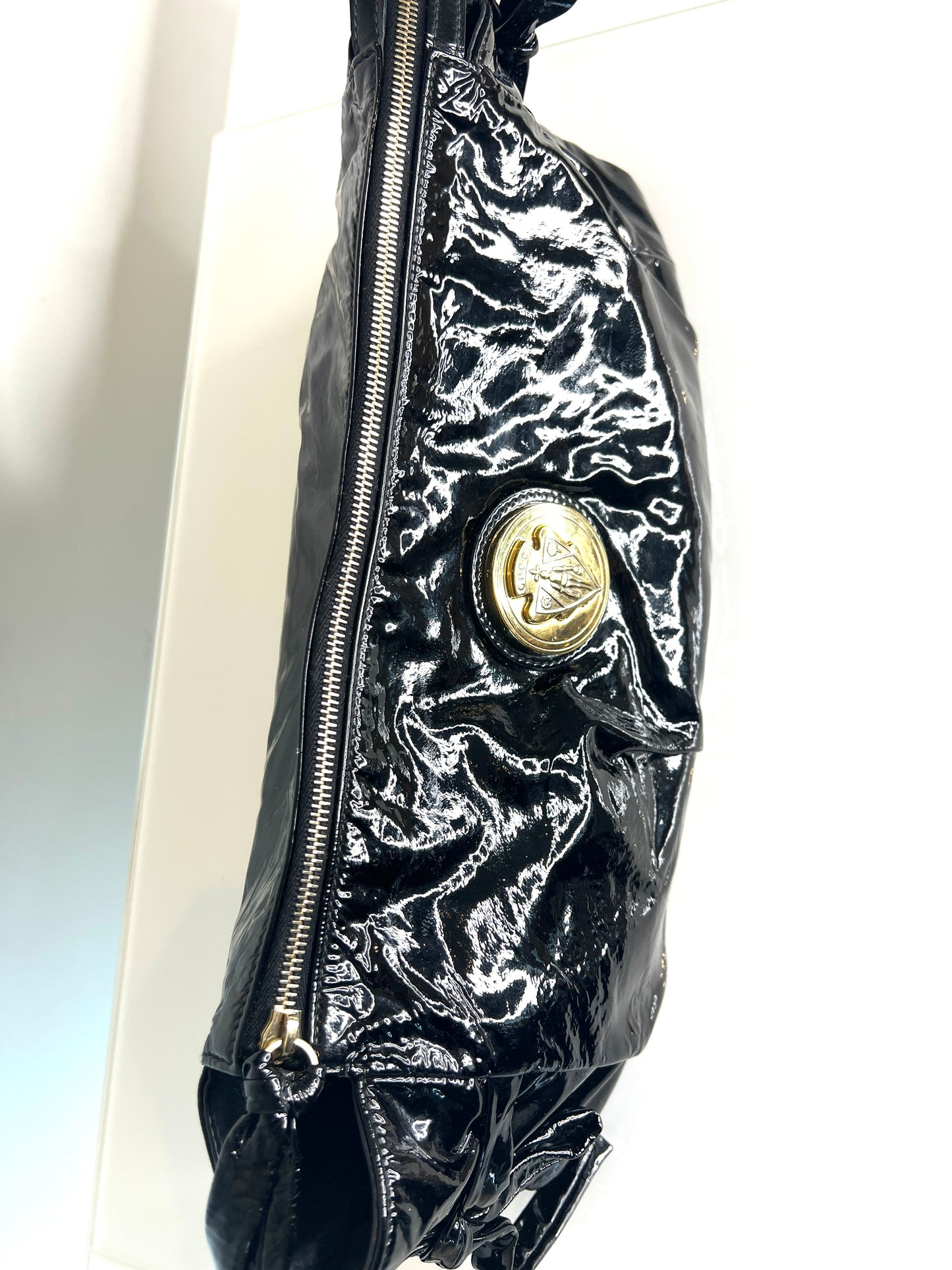 Gucci Pre-Loved Black Patent Leather Large Hysteria Clutch Bag
