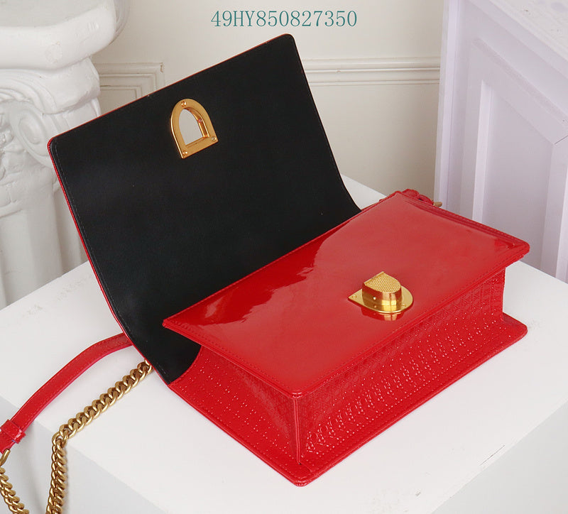 Christian Dior Luxury - The Tote   650